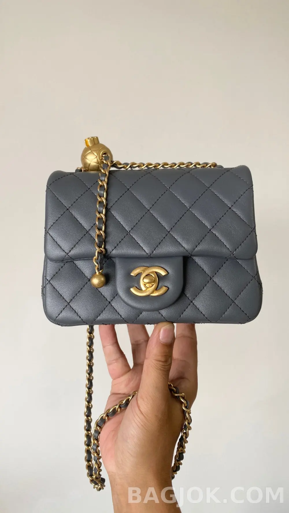 샤넬 Chanel 클래식 골드볼 플랩백 쁘띠삭 상세 이미지