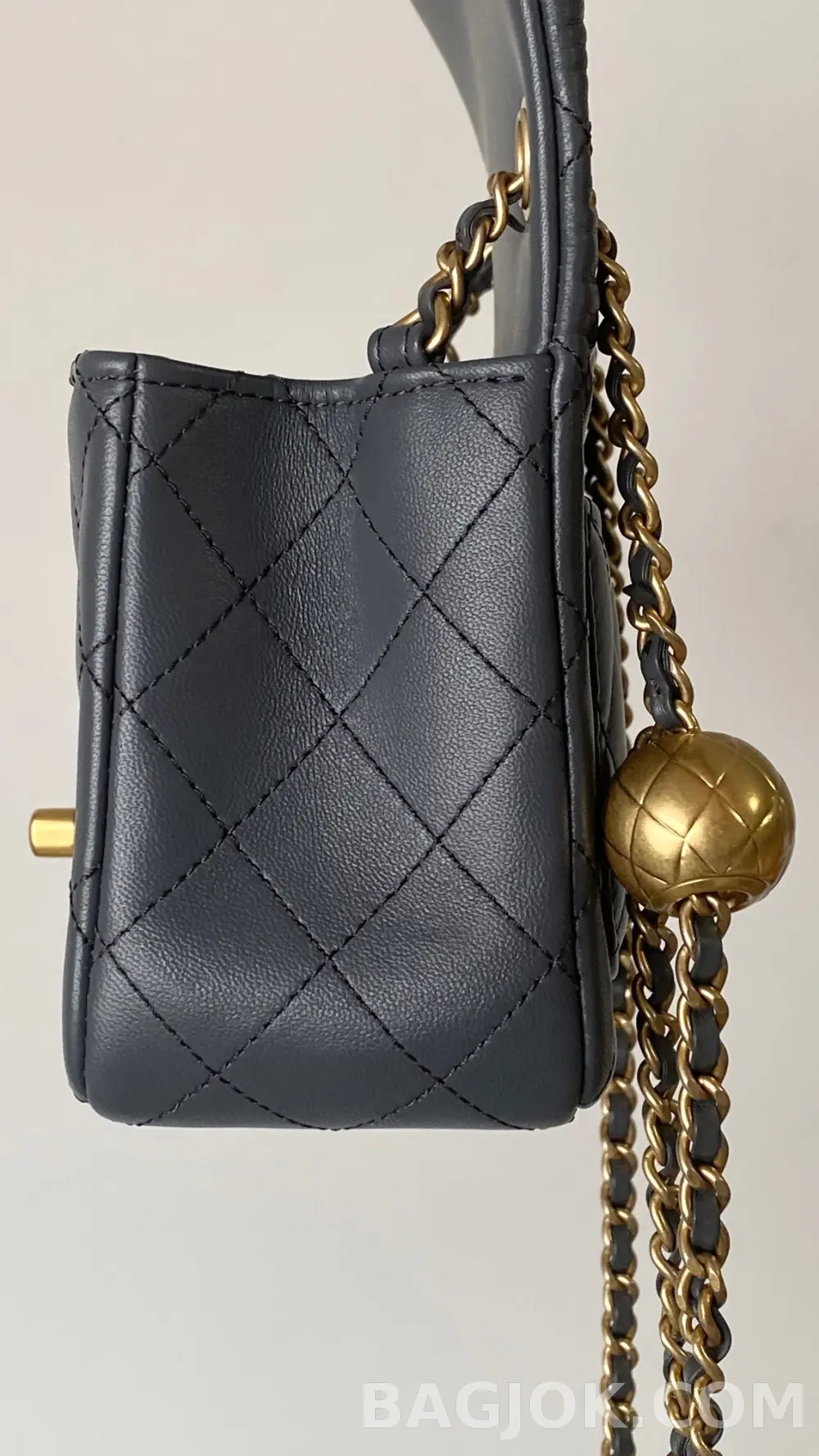 샤넬 Chanel 클래식 골드볼 플랩백 쁘띠삭 상세 이미지