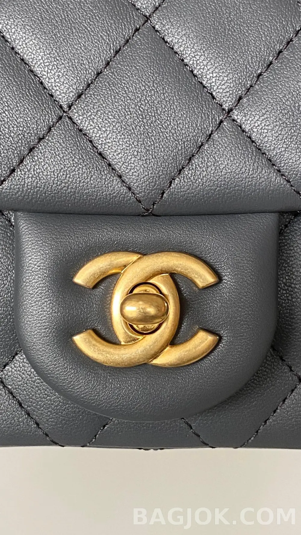 샤넬 Chanel 클래식 골드볼 플랩백 쁘띠삭 상세 이미지