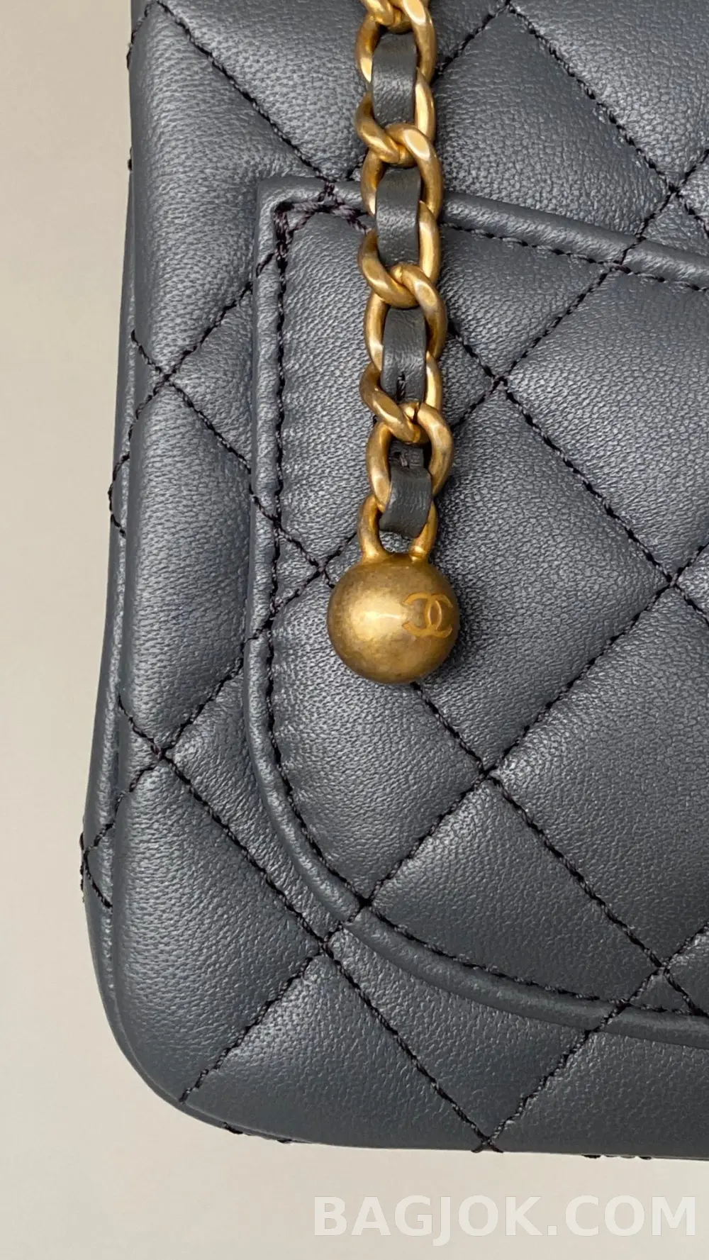 샤넬 Chanel 클래식 골드볼 플랩백 쁘띠삭 상세 이미지