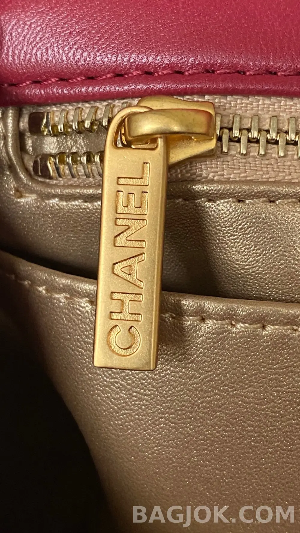 샤넬 Chanel 클래식 골드볼 플랩백 쁘띠삭 상세 이미지