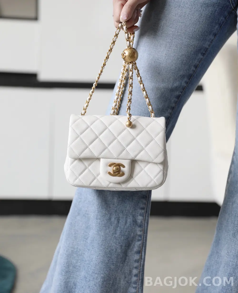 샤넬 Chanel 클래식 골드볼 플랩백 쁘띠삭 ver.2 상세 이미지