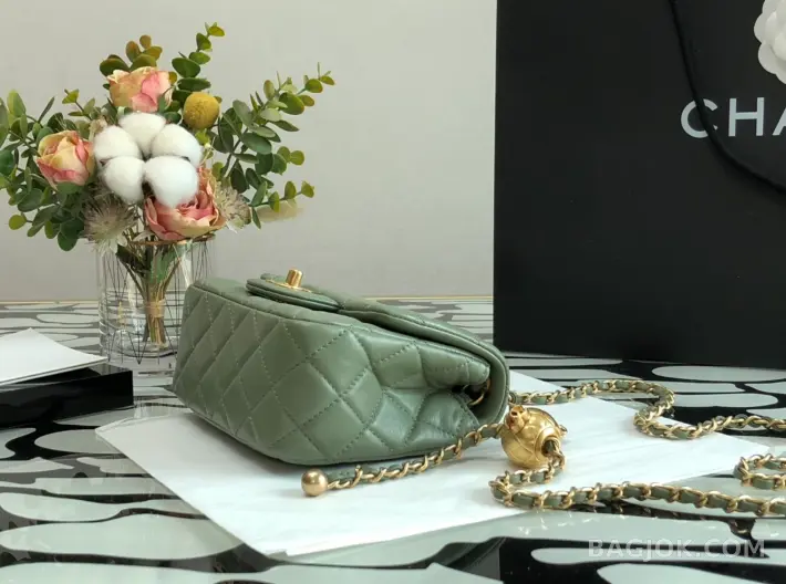샤넬 Chanel 클래식 골드볼 플랩백 쁘띠삭 ver.2 상세 이미지