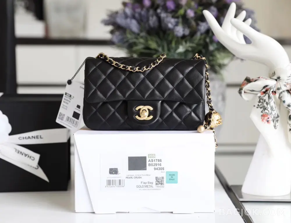 샤넬 Chanel 클래식 골드볼 뉴미니 플랩백 ver.1 상세 이미지