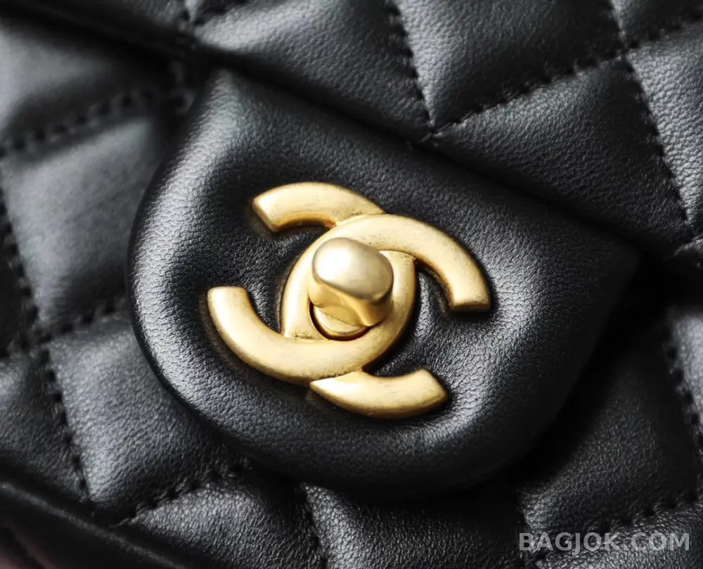 샤넬 Chanel 클래식 골드볼 뉴미니 플랩백 ver.1 상세 이미지
