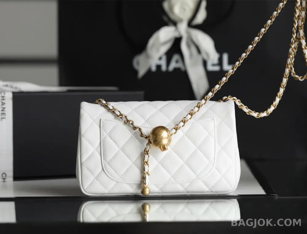 샤넬 Chanel 클래식 골드볼 뉴미니 플랩백 ver.1 상세 이미지