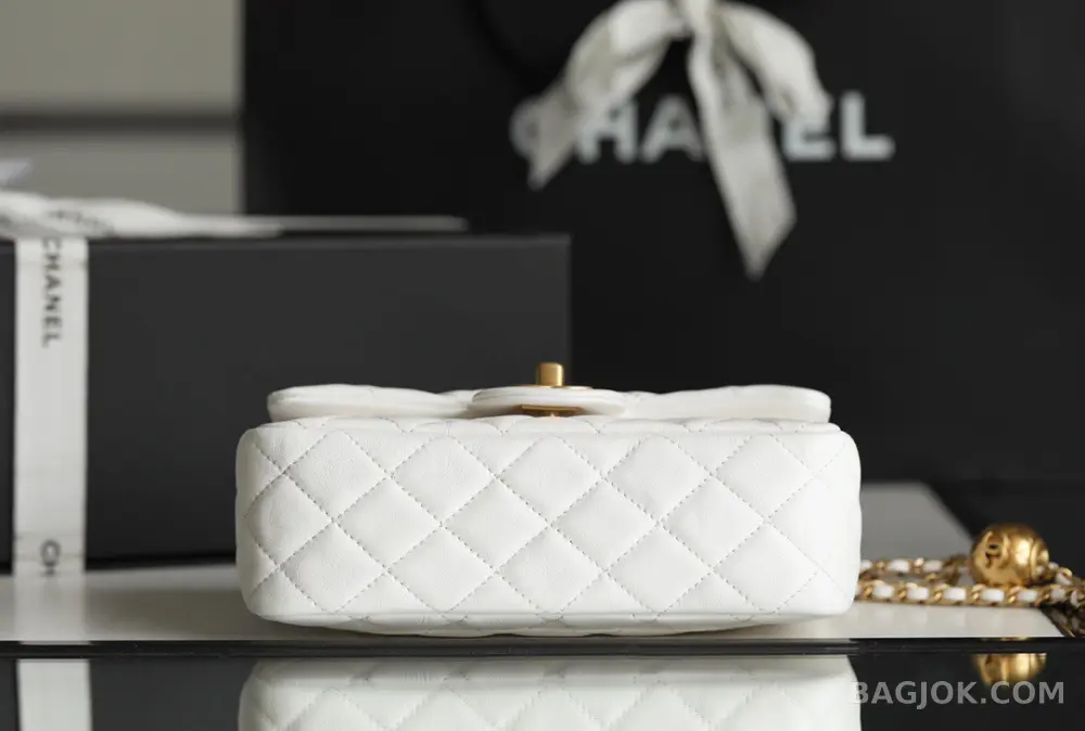 샤넬 Chanel 클래식 골드볼 뉴미니 플랩백 ver.1 상세 이미지