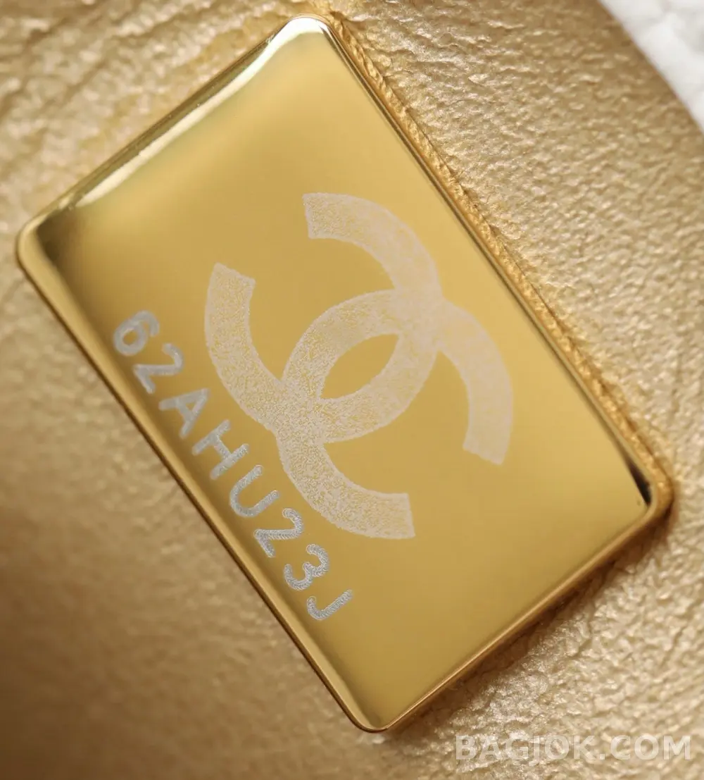 샤넬 Chanel 클래식 골드볼 뉴미니 플랩백 ver.1 상세 이미지