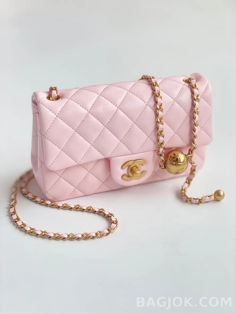 샤넬 Chanel 클래식 골드볼 뉴미니 플랩백 ver.1 상세 이미지