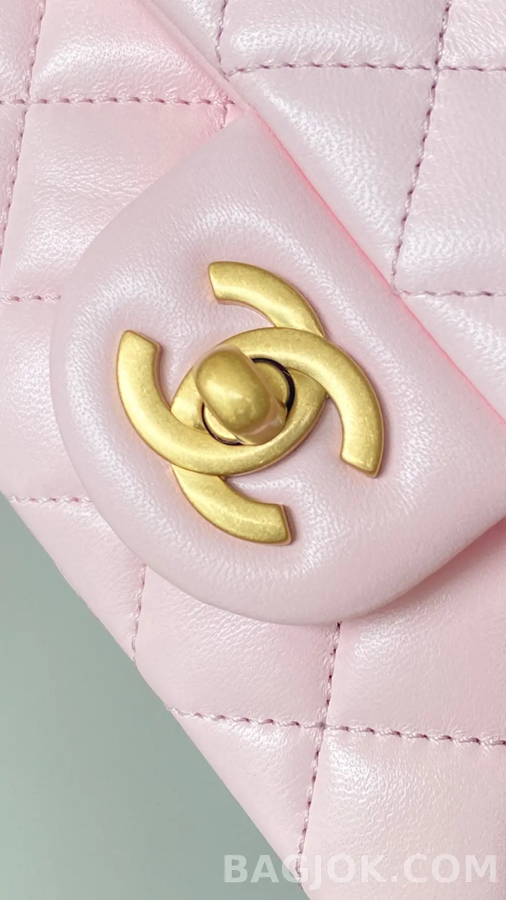 샤넬 Chanel 클래식 골드볼 뉴미니 플랩백 ver.1 상세 이미지