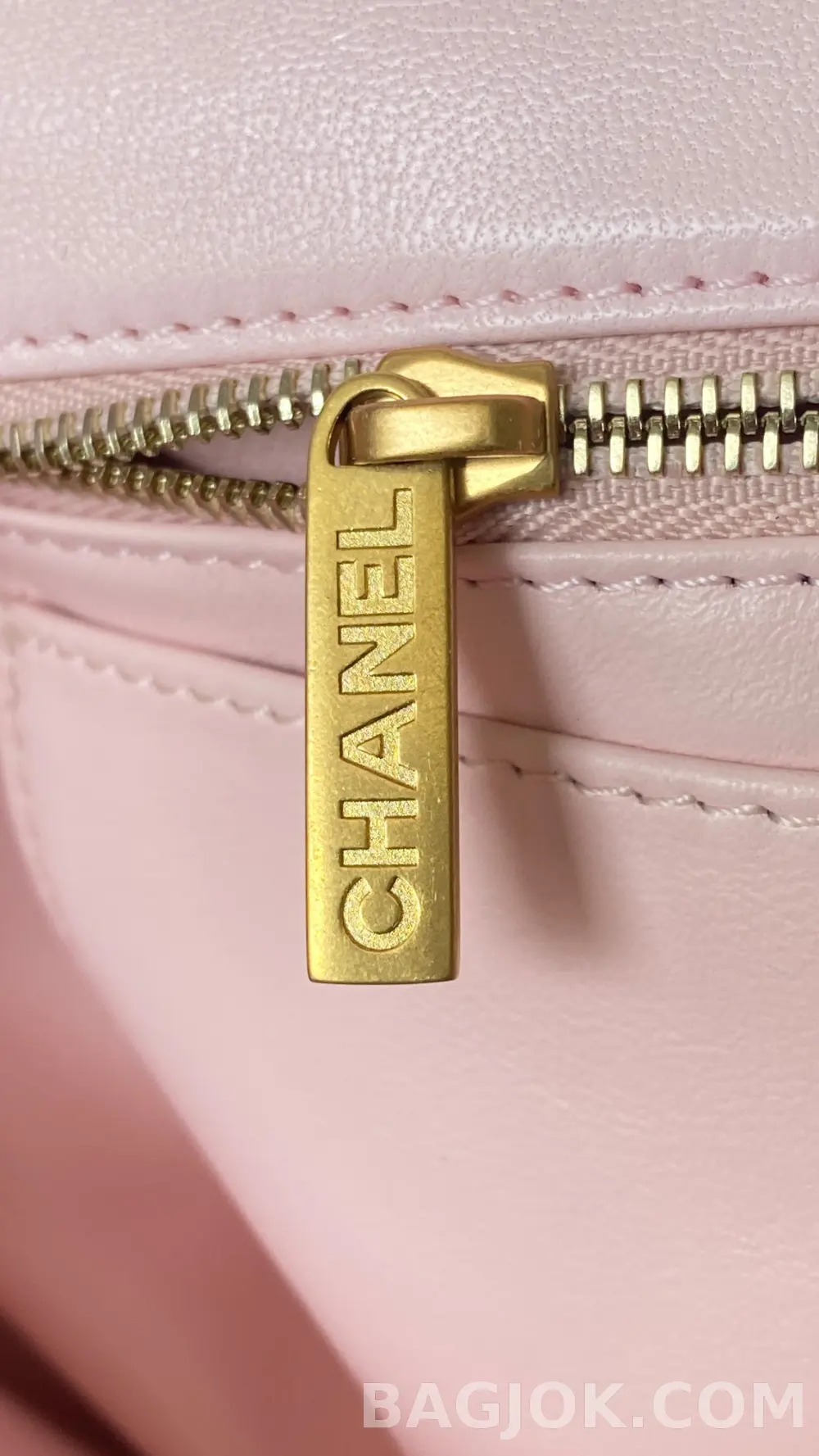 샤넬 Chanel 클래식 골드볼 뉴미니 플랩백 ver.1 상세 이미지
