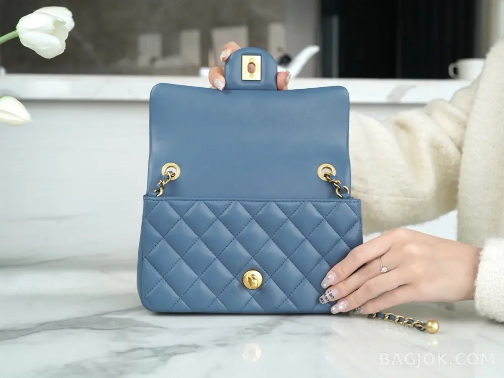 샤넬 Chanel 클래식 골드볼 뉴미니 플랩백 ver.1 상세 이미지