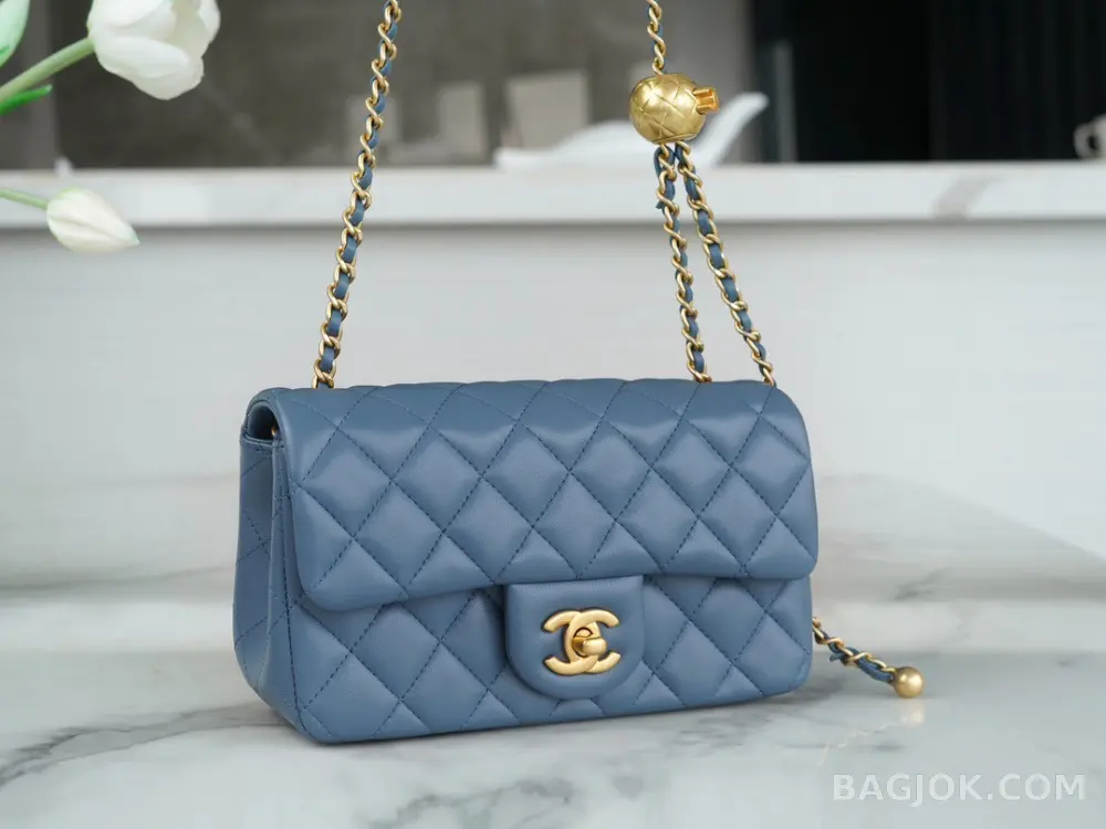 샤넬 Chanel 클래식 골드볼 뉴미니 플랩백 ver.1 상세 이미지