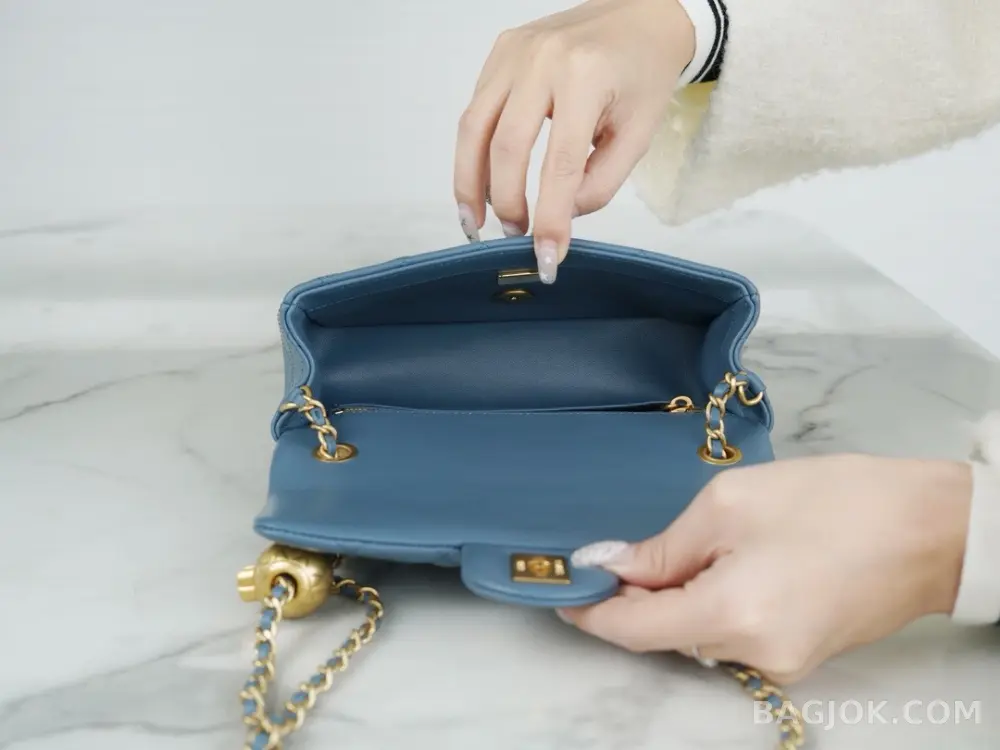 샤넬 Chanel 클래식 골드볼 뉴미니 플랩백 ver.1 상세 이미지