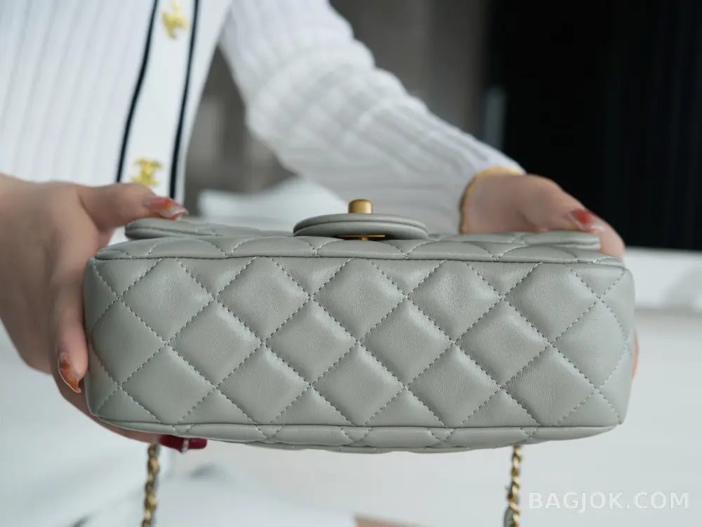 샤넬 Chanel 클래식 골드볼 뉴미니 플랩백 ver.1 상세 이미지