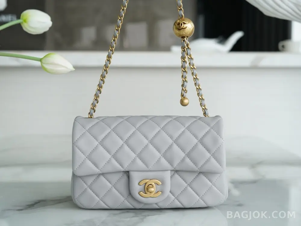 샤넬 Chanel 클래식 골드볼 뉴미니 플랩백 ver.1 상세 이미지