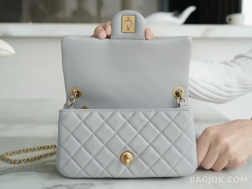 샤넬 Chanel 클래식 골드볼 뉴미니 플랩백 ver.1 상세 이미지