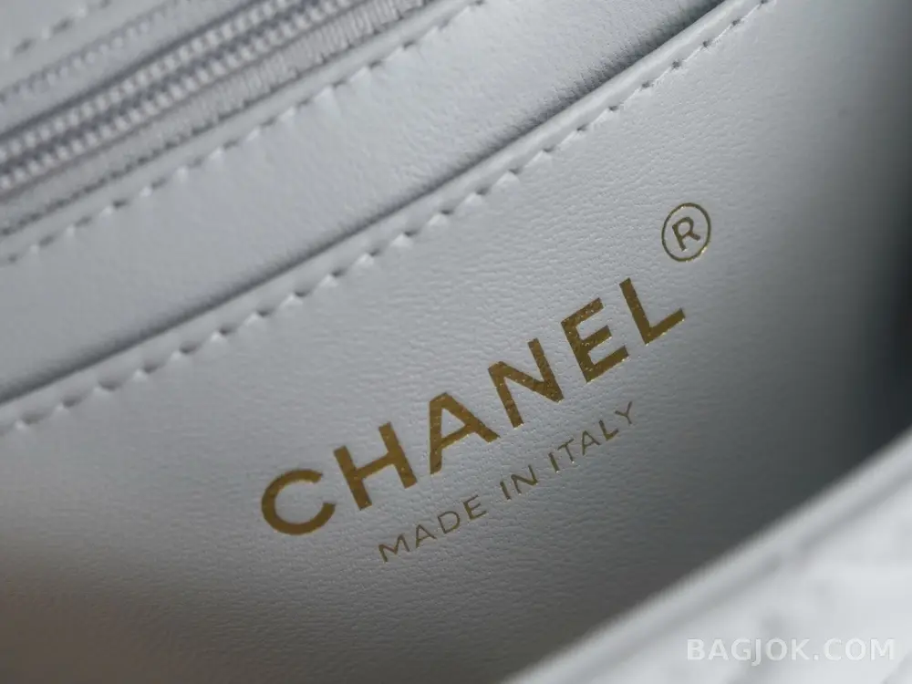 샤넬 Chanel 클래식 골드볼 뉴미니 플랩백 ver.1 상세 이미지