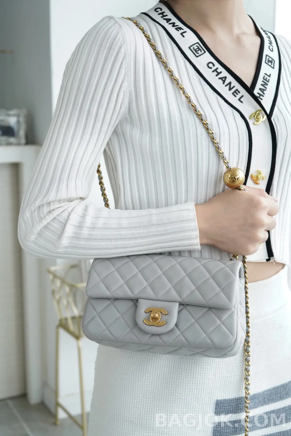 샤넬 Chanel 클래식 골드볼 뉴미니 플랩백 ver.1 상세 이미지