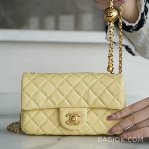 샤넬 Chanel 클래식 골드볼 뉴미니 플랩백 ver.1 상세 이미지