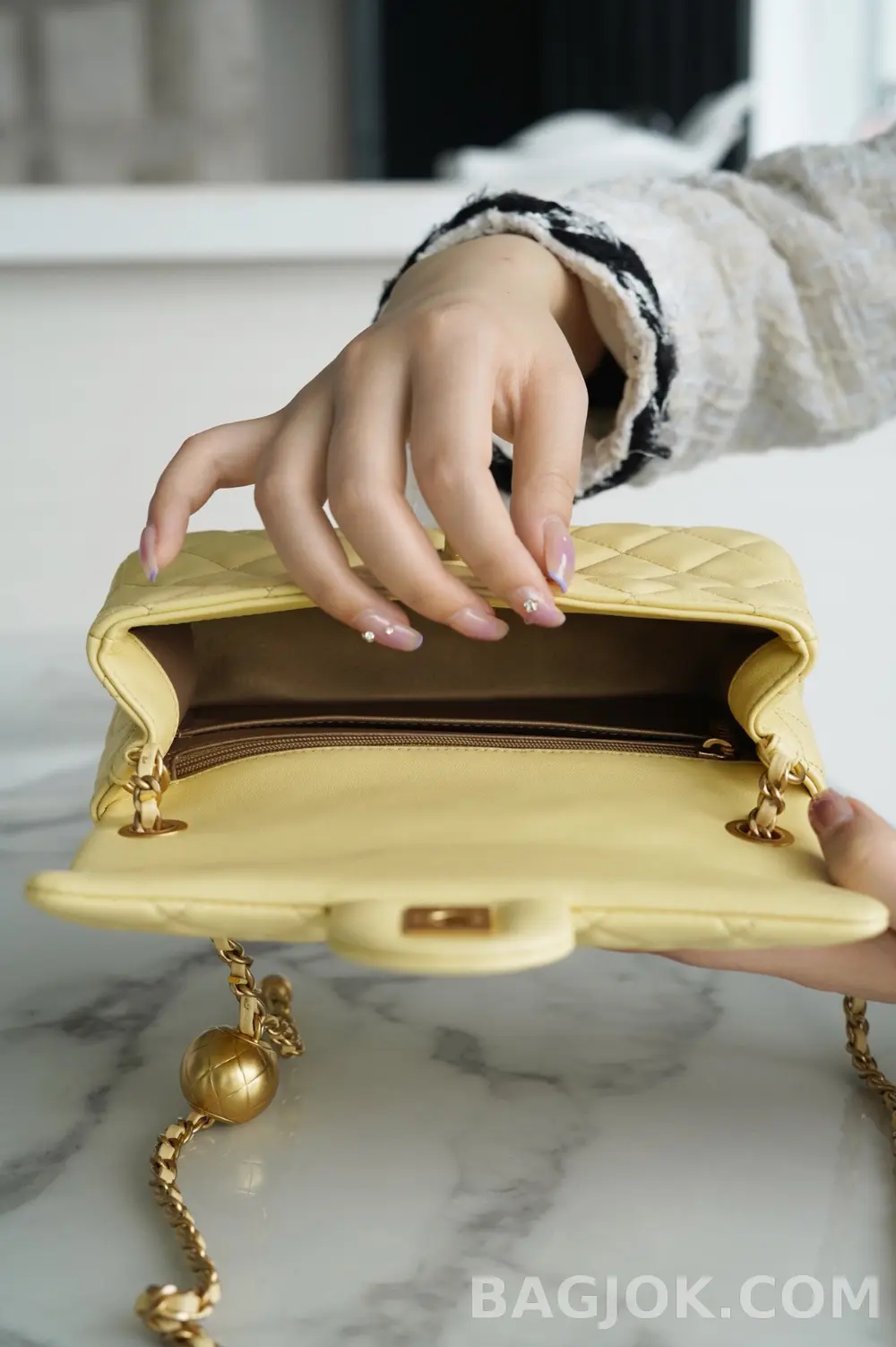 샤넬 Chanel 클래식 골드볼 뉴미니 플랩백 ver.1 상세 이미지