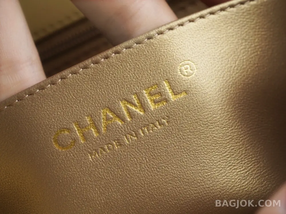샤넬 Chanel 클래식 골드볼 뉴미니 플랩백 ver.1 상세 이미지