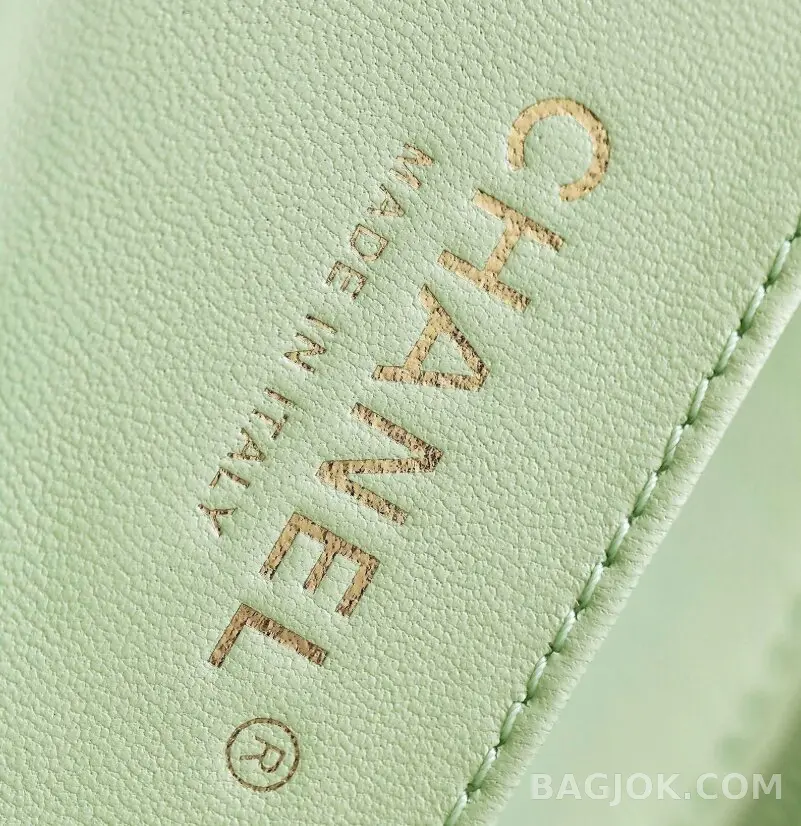 샤넬 Chanel 클래식 골드볼 뉴미니 플랩백 ver.1 상세 이미지