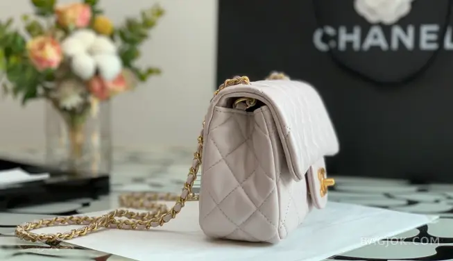 샤넬 Chanel 클래식 골드볼 뉴미니 플랩백 ver.1 상세 이미지
