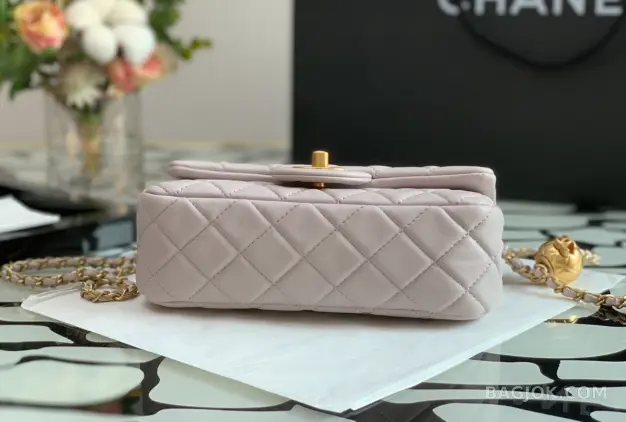 샤넬 Chanel 클래식 골드볼 뉴미니 플랩백 ver.1 상세 이미지