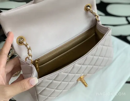 샤넬 Chanel 클래식 골드볼 뉴미니 플랩백 ver.1 상세 이미지