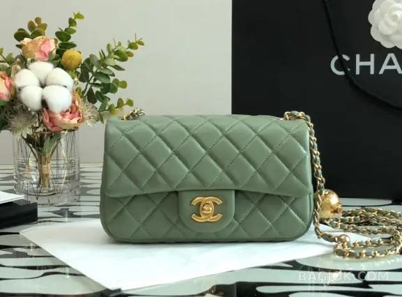 샤넬 Chanel 클래식 골드볼 뉴미니 플랩백 ver.2 상세 이미지
