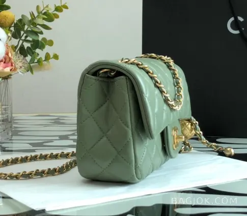 샤넬 Chanel 클래식 골드볼 뉴미니 플랩백 ver.2 상세 이미지