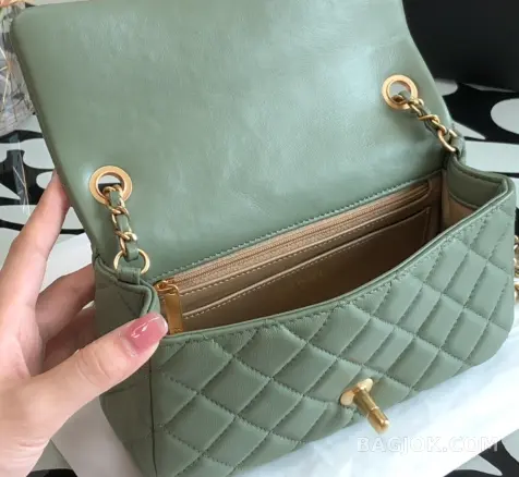 샤넬 Chanel 클래식 골드볼 뉴미니 플랩백 ver.2 상세 이미지