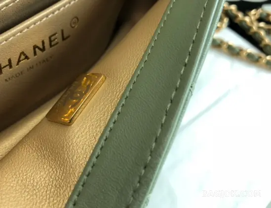 샤넬 Chanel 클래식 골드볼 뉴미니 플랩백 ver.2 상세 이미지