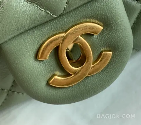 샤넬 Chanel 클래식 골드볼 뉴미니 플랩백 ver.2 상세 이미지
