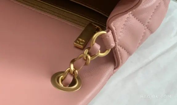 샤넬 Chanel 클래식 골드볼 뉴미니 플랩백 ver.2 상세 이미지