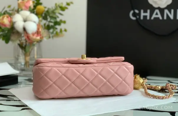 샤넬 Chanel 클래식 골드볼 뉴미니 플랩백 ver.2 상세 이미지