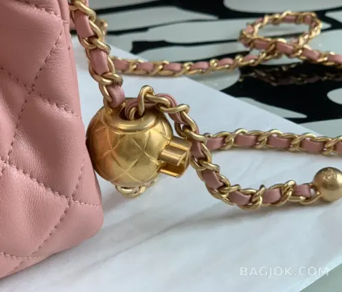 샤넬 Chanel 클래식 골드볼 뉴미니 플랩백 ver.2 상세 이미지
