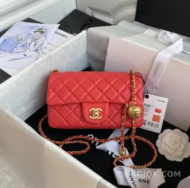 샤넬 Chanel 클래식 골드볼 뉴미니 플랩백 ver.2 상세 이미지