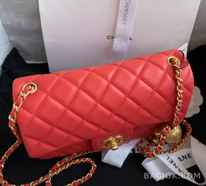 샤넬 Chanel 클래식 골드볼 뉴미니 플랩백 ver.2 상세 이미지