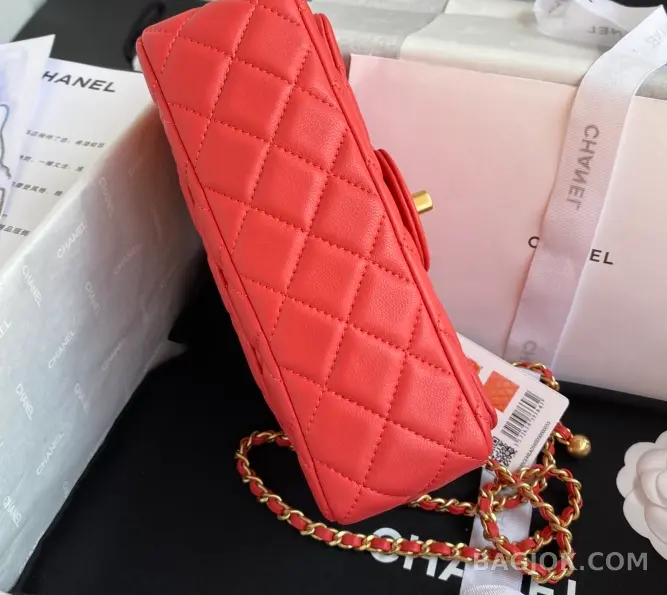샤넬 Chanel 클래식 골드볼 뉴미니 플랩백 ver.2 상세 이미지
