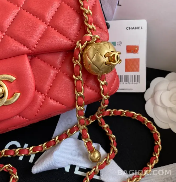 샤넬 Chanel 클래식 골드볼 뉴미니 플랩백 ver.2 상세 이미지