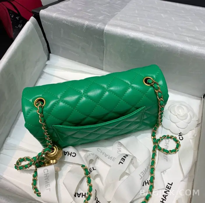 샤넬 Chanel 클래식 골드볼 뉴미니 플랩백 ver.2 상세 이미지