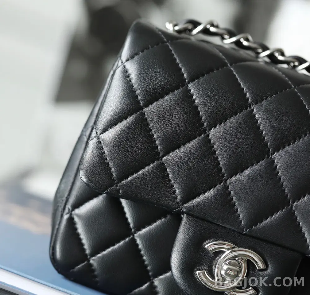 샤넬 Chanel 쁘띠삭 클래식 플랩백 램스킨 ver.1 상세 이미지