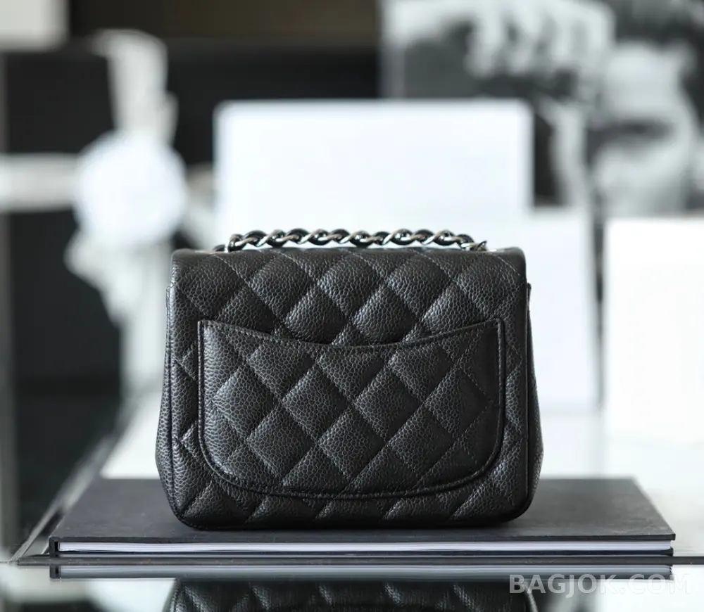 샤넬 Chanel 쁘띠삭 클래식 플랩백 캐비어 상세 이미지