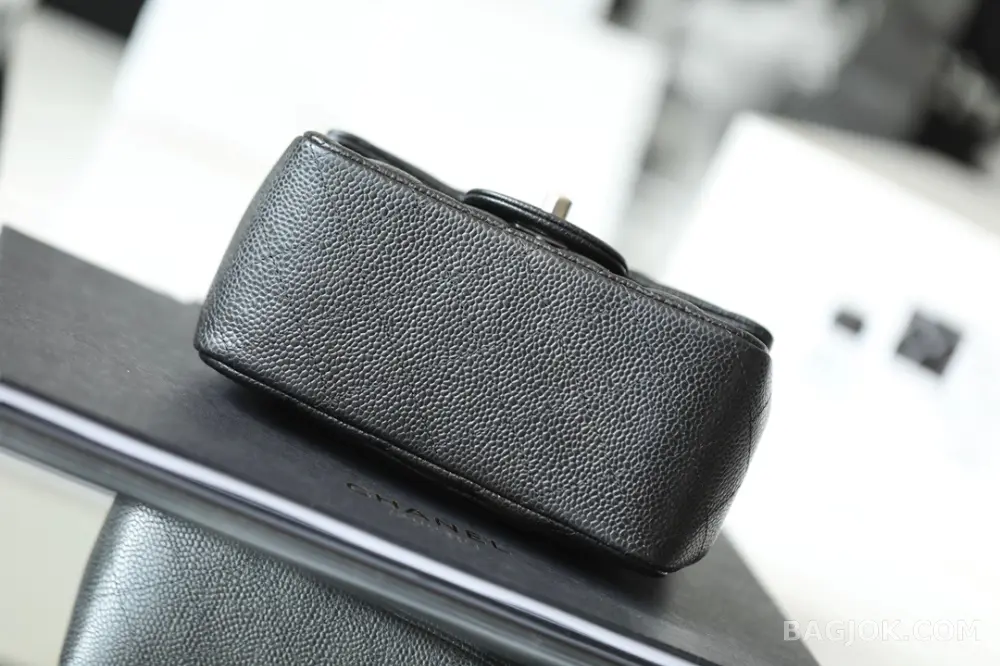 샤넬 Chanel 쁘띠삭 클래식 플랩백 캐비어 상세 이미지