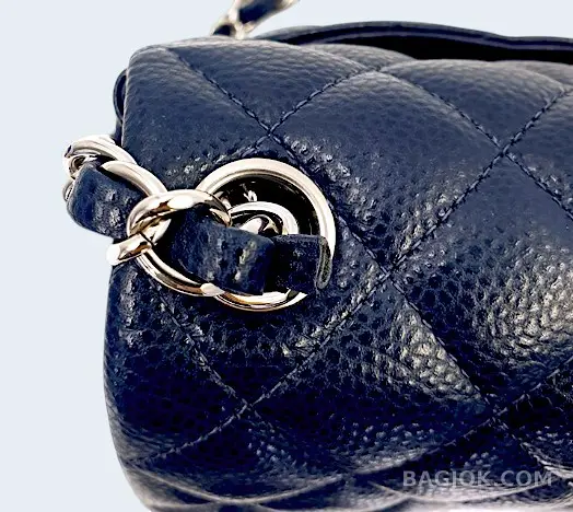 샤넬 Chanel 쁘띠삭 클래식 플랩백 캐비어 상세 이미지