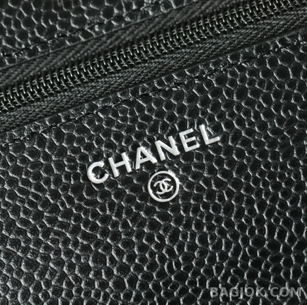 샤넬 Chanel 클래식 턴락 WOC 캐비어 상세 이미지