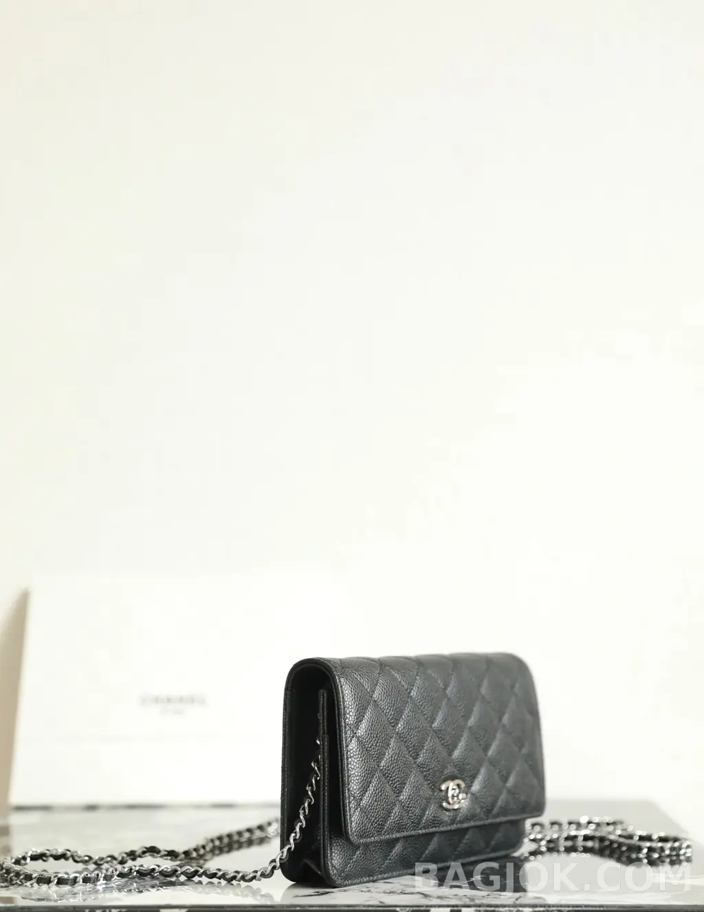 샤넬 Chanel 클래식 턴락 WOC 캐비어 상세 이미지
