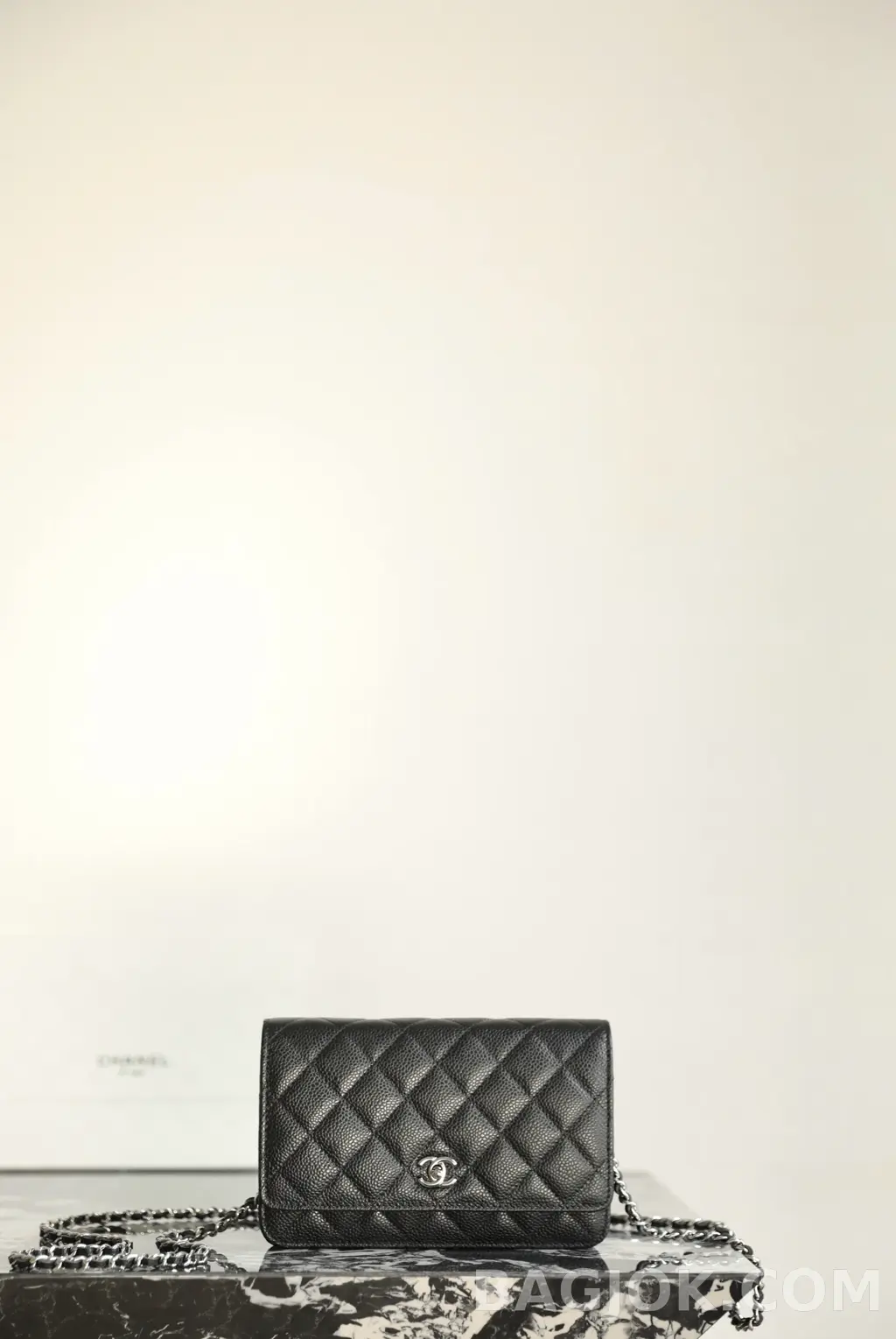 샤넬 Chanel 클래식 턴락 WOC 캐비어 상세 이미지
